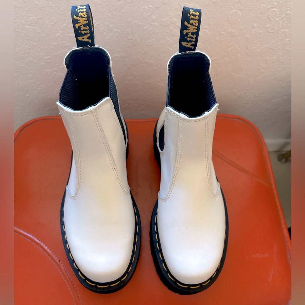 Dr Martens 2976 Smooth Leather Platform Quad Chelsea Boots in White unisex - Picture 12 of 16